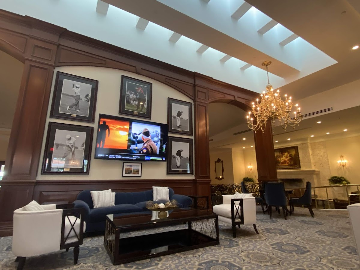 Hotel room photo 6