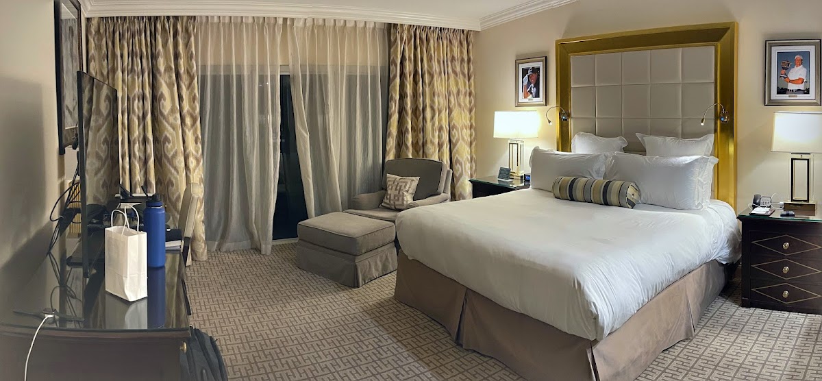 Hotel room photo 8