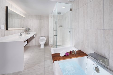 Hotel room photo 2