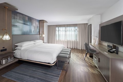 Hotel room photo 4