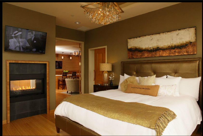Hotel room photo 6