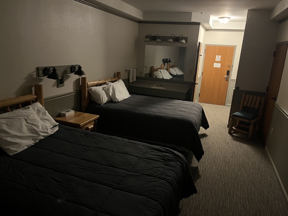 Hotel room photo 6