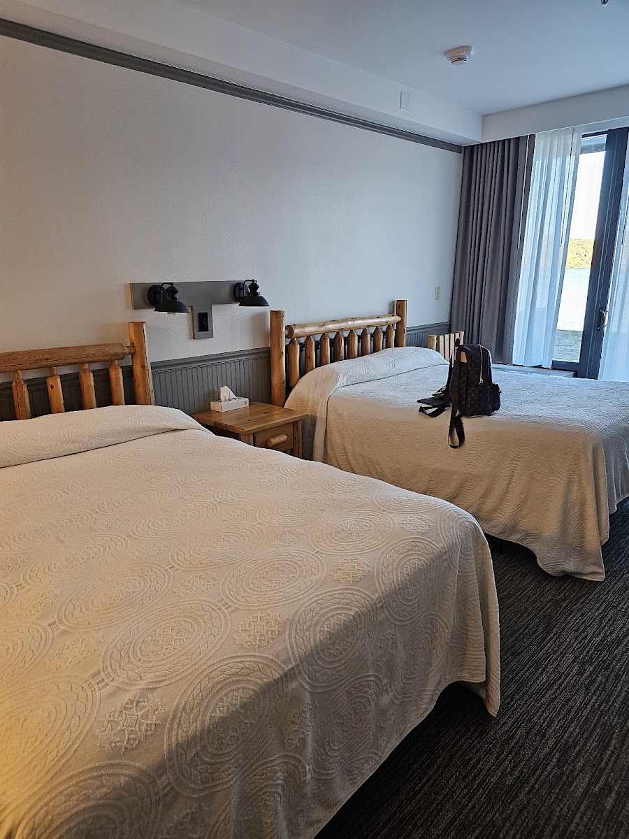 Hotel room photo 7