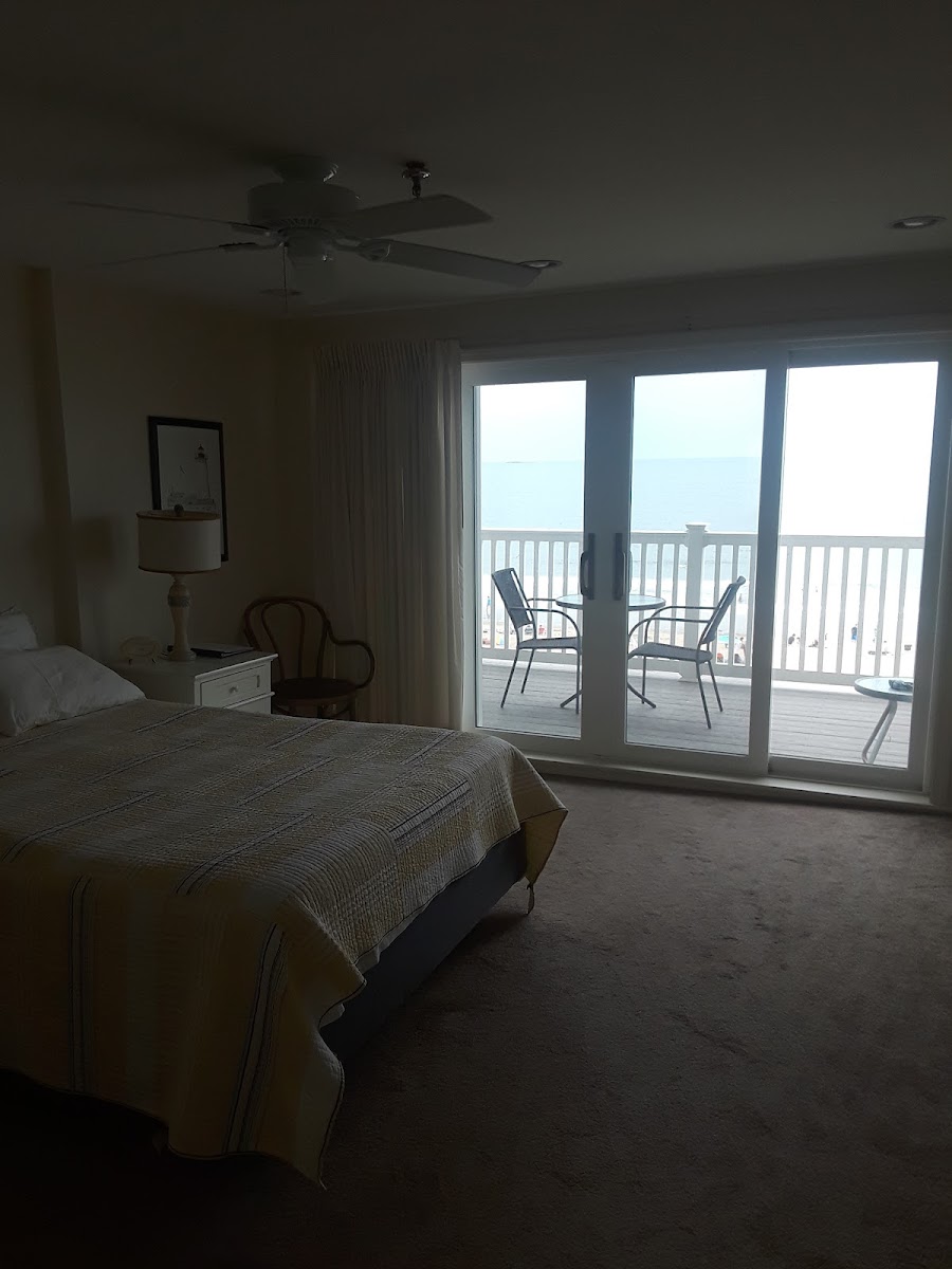 Hotel room photo 3