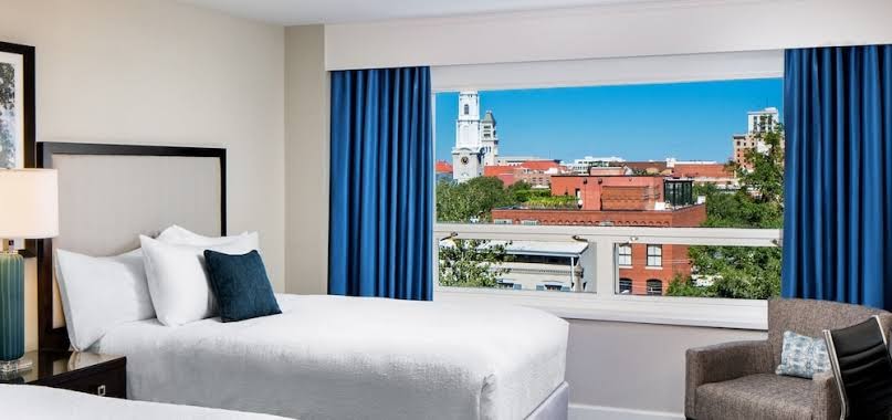Hotel room photo 1