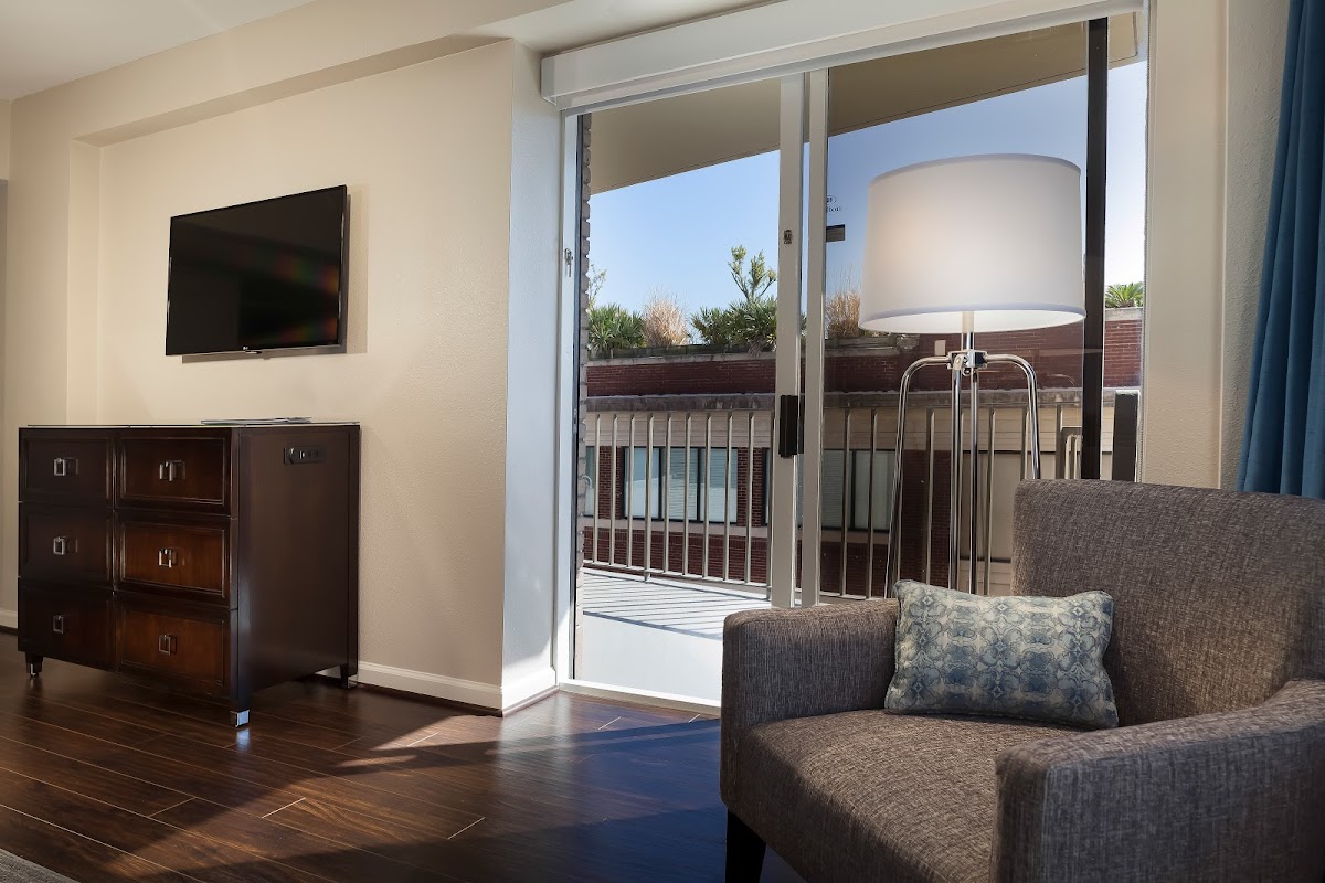 Hotel room photo 5