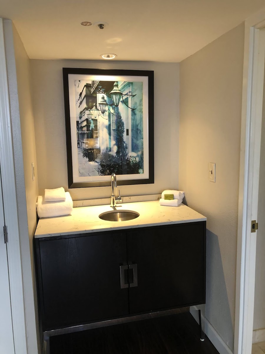 Hotel room photo 9