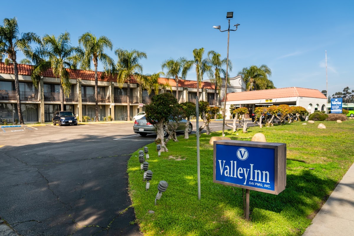 Valley Inn Photo 1