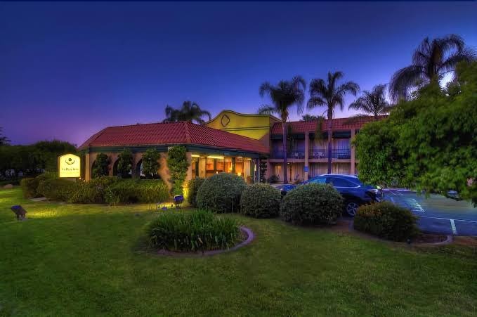Valley Inn Photo 8