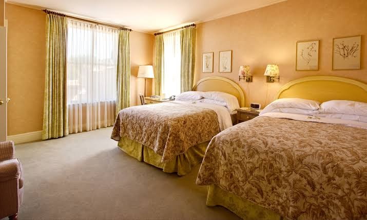 Hotel room photo 3