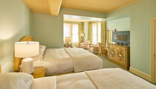 Hotel room photo 6