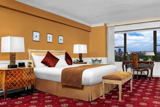 Hotel room photo 5