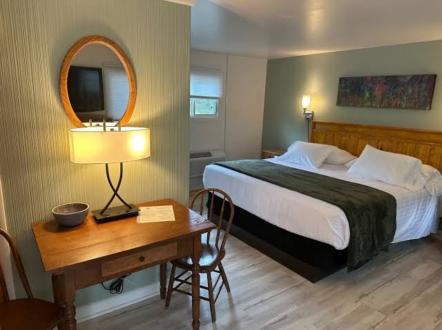 Hotel room photo 1