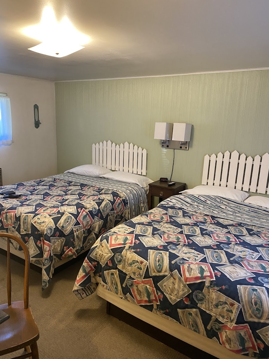 Hotel room photo 2