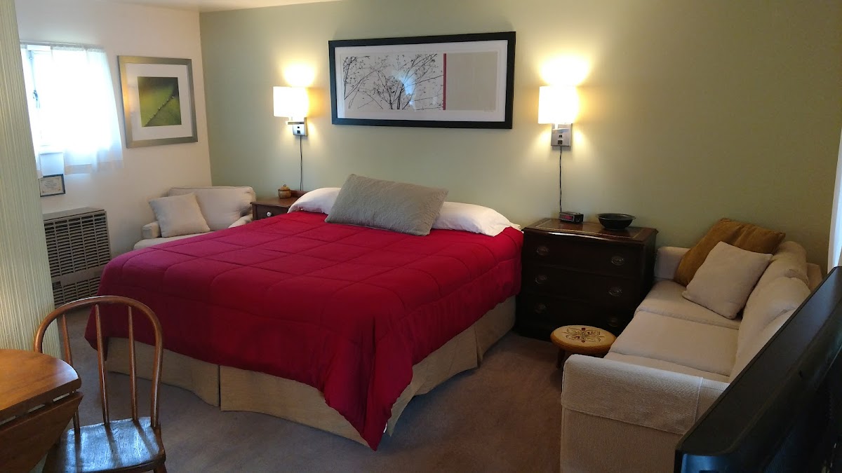 Hotel room photo 4