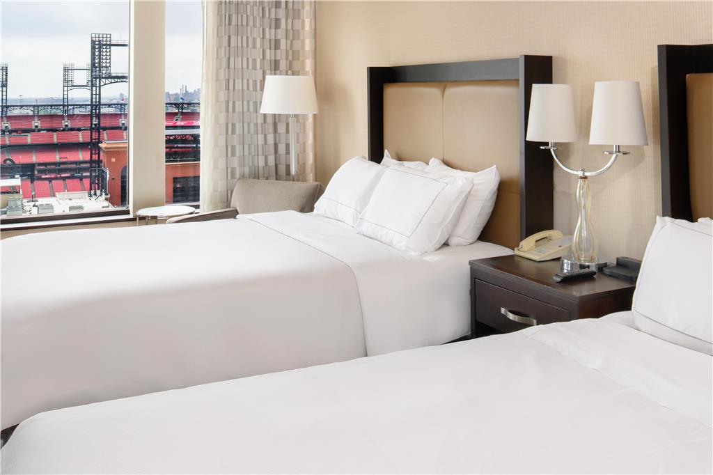 Hotel room photo 9