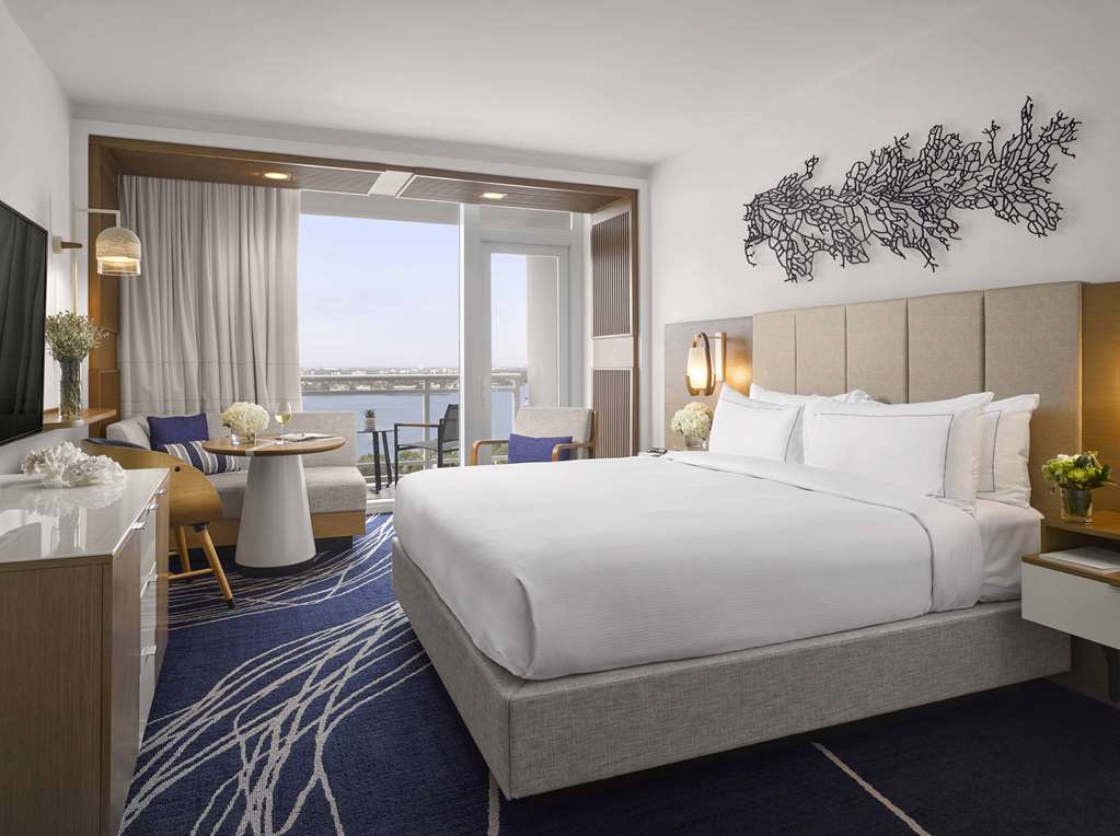 Hotel room photo 6