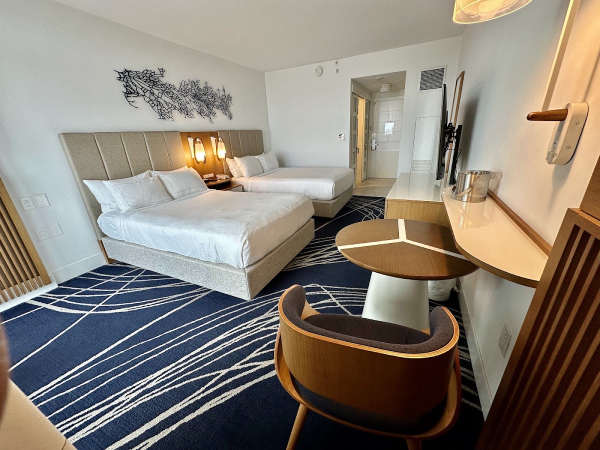 Hotel room photo 9