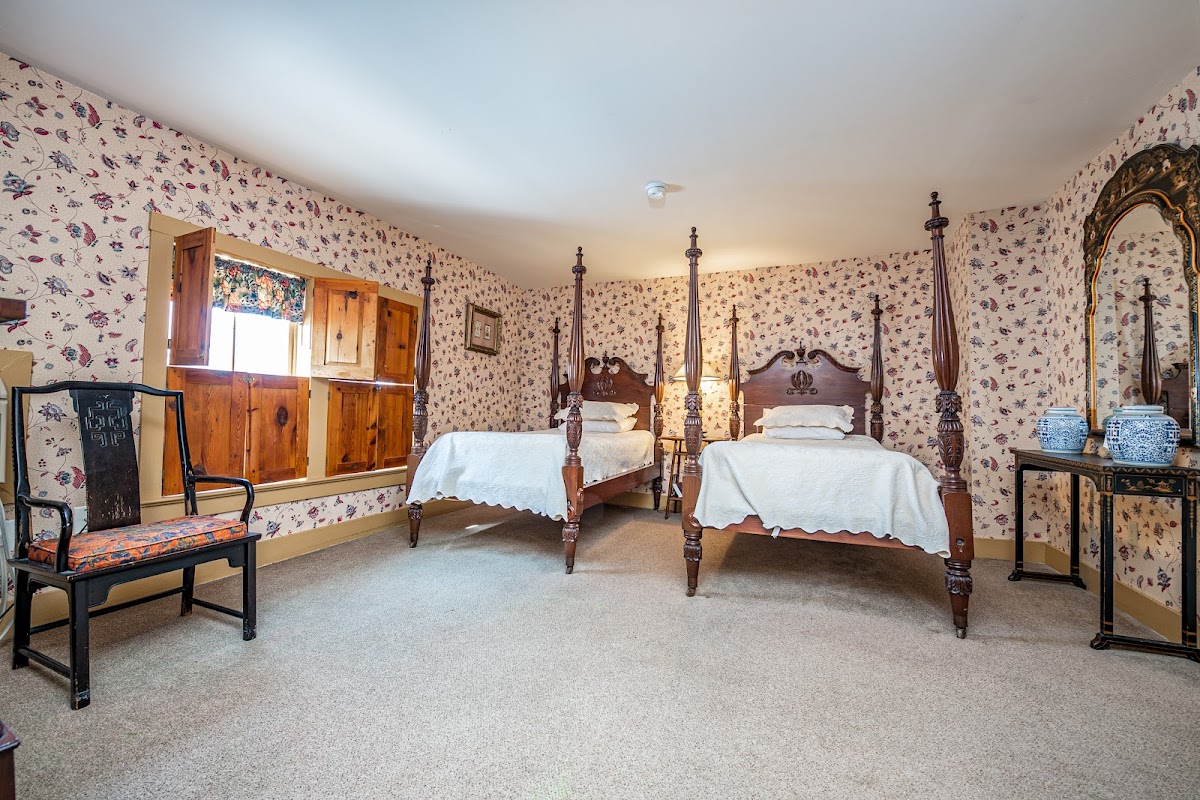 Wayside Inn Photo 2