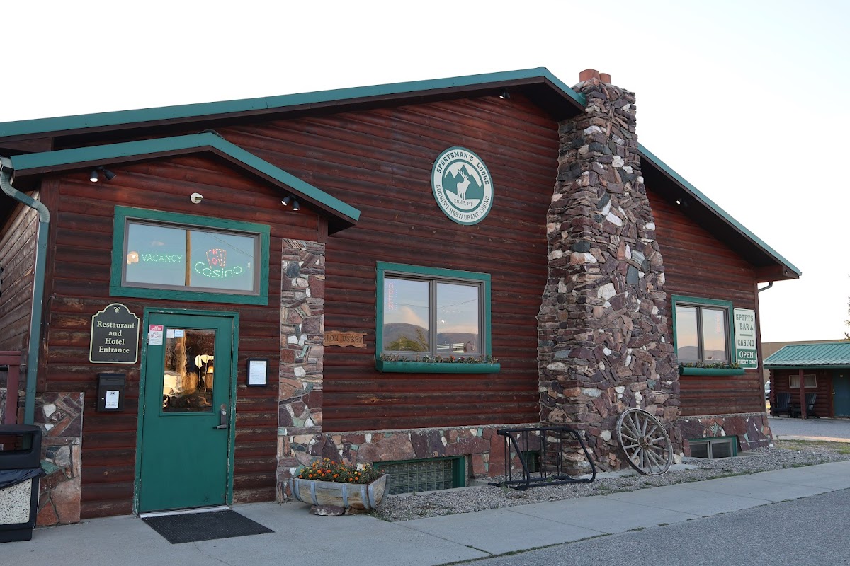 Sportsman's Lodge Restaurant and Casino Photo 8