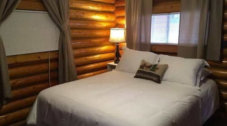 Hotel room photo 4
