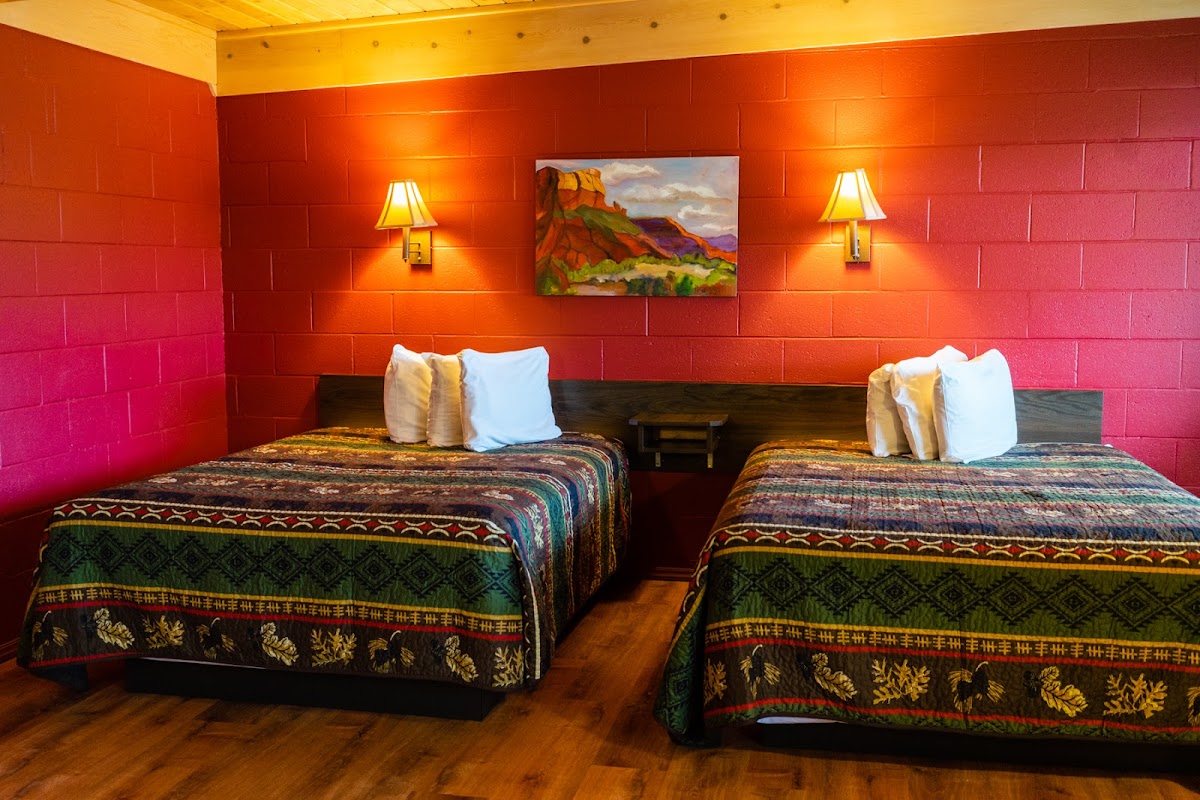Hotel room photo 5