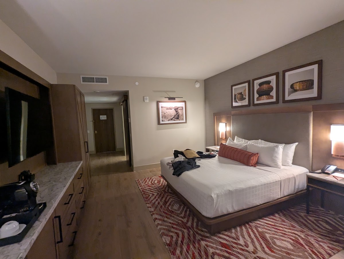 Hotel room photo 7