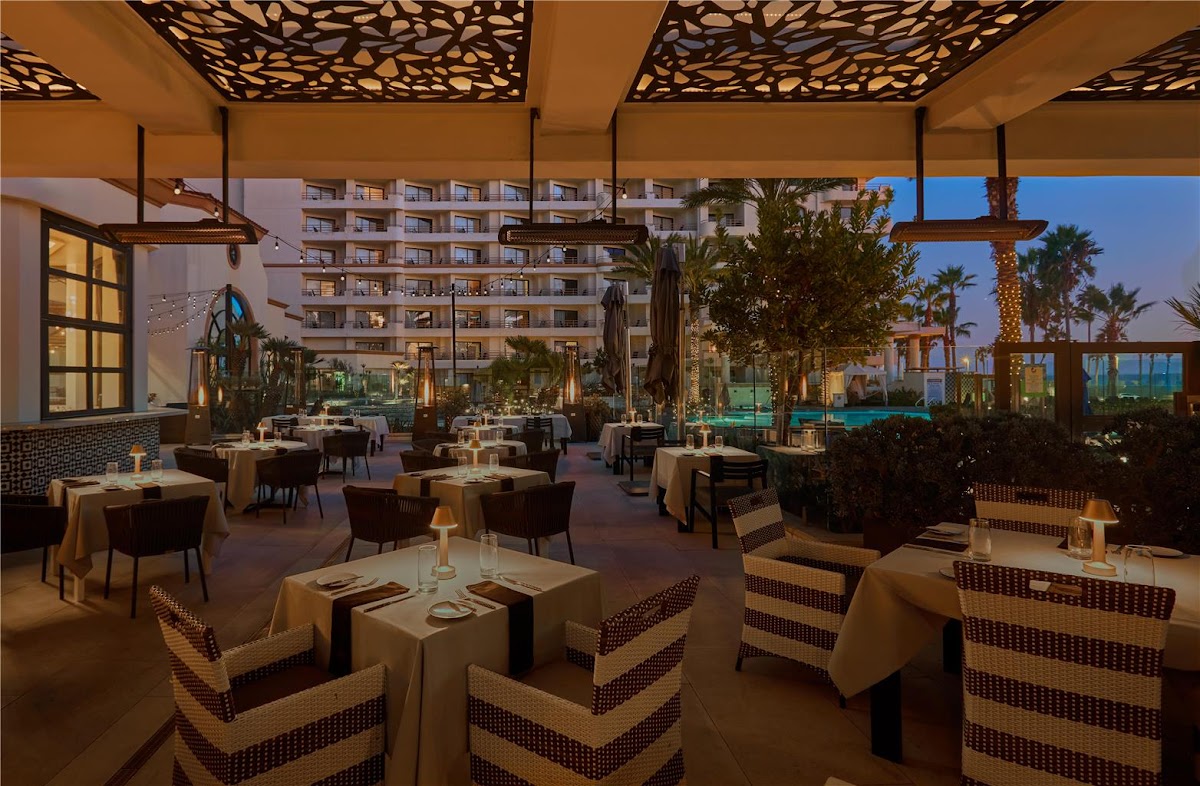 The Waterfront Beach Resort, a Hilton Hotel Photo 3