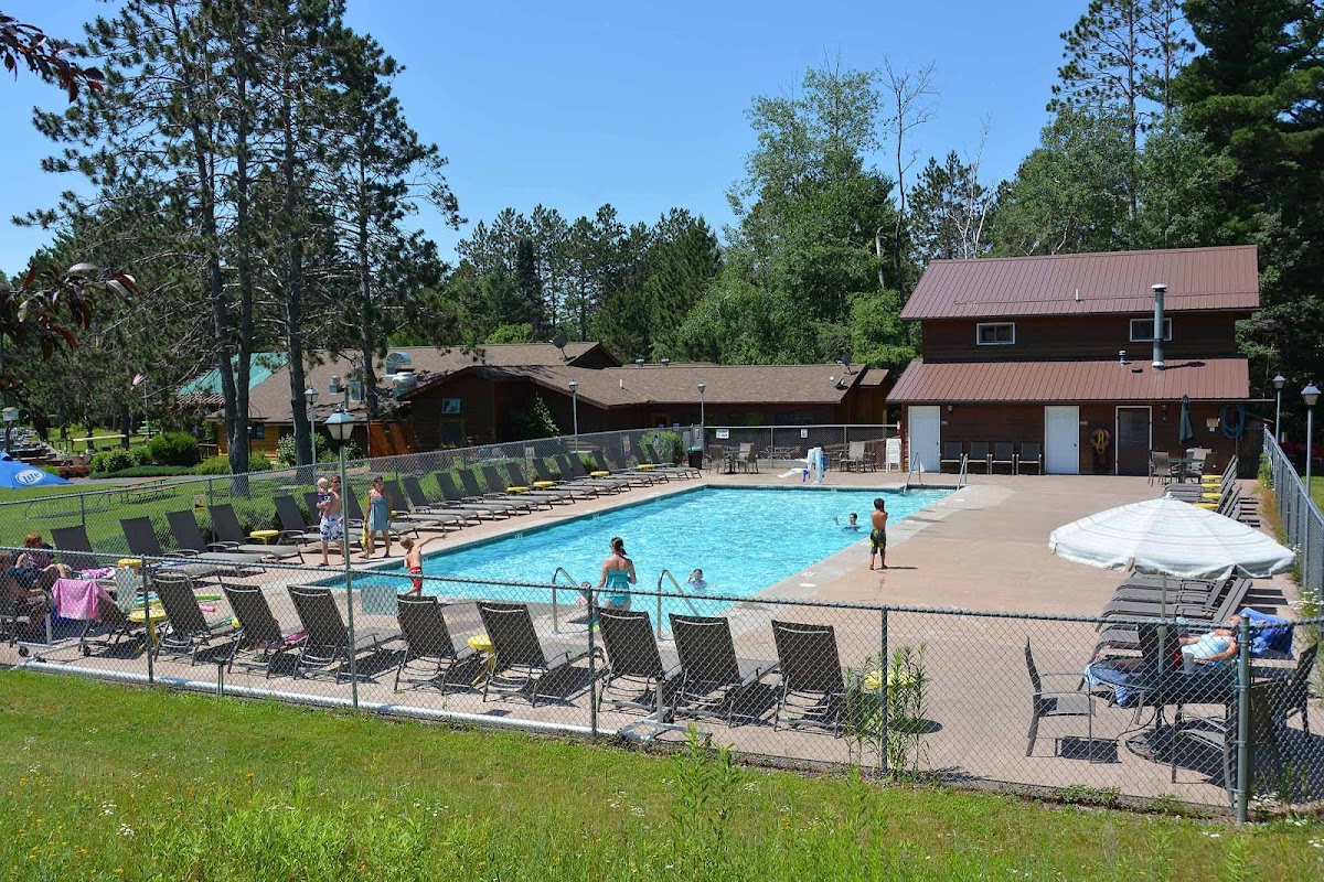 Treeland Resorts & Restaurant Photo 3