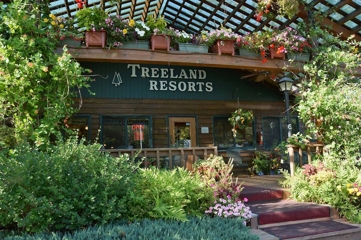 Treeland Resorts & Restaurant Photo 7
