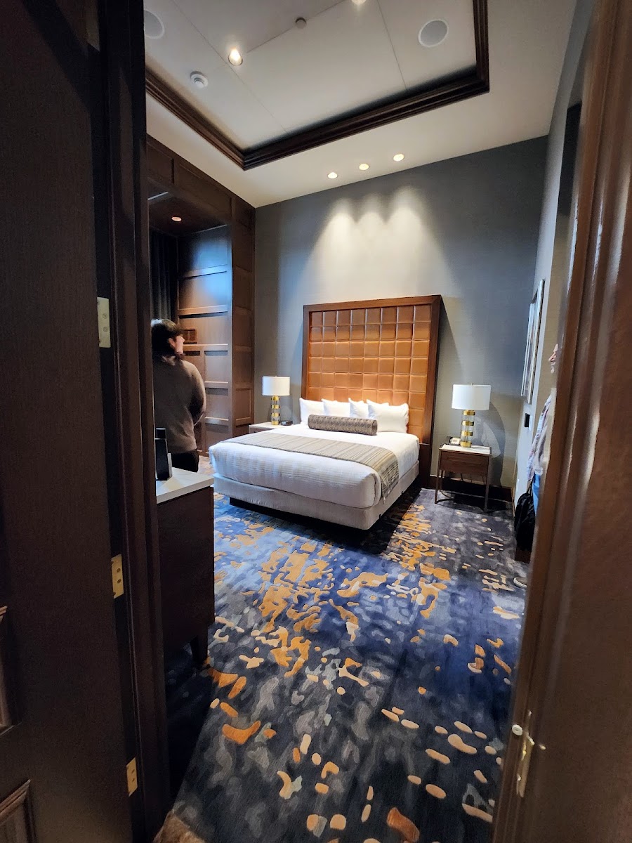 Hotel room photo 8