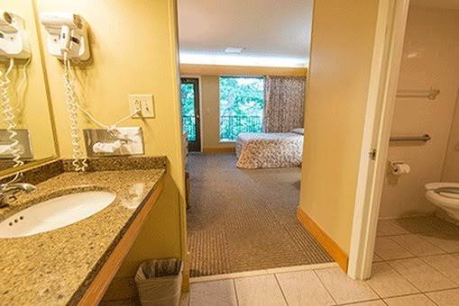 Hotel room photo 2