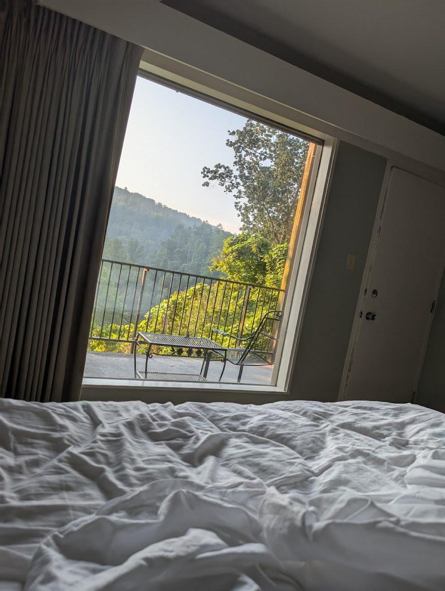 Hotel room photo 6