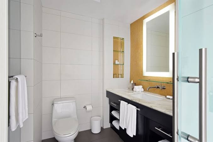 Hotel room photo 2