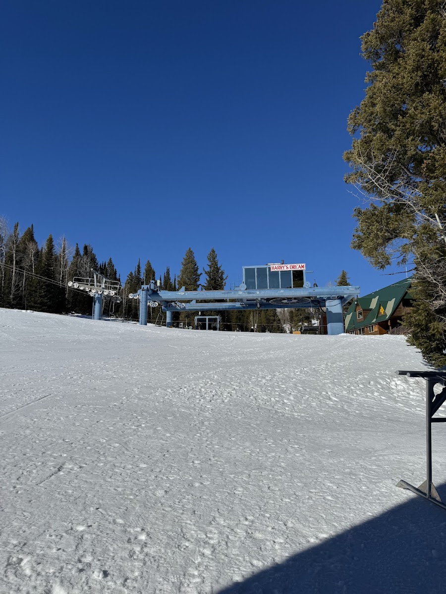 Beaver Mountain Lodge Photo 5