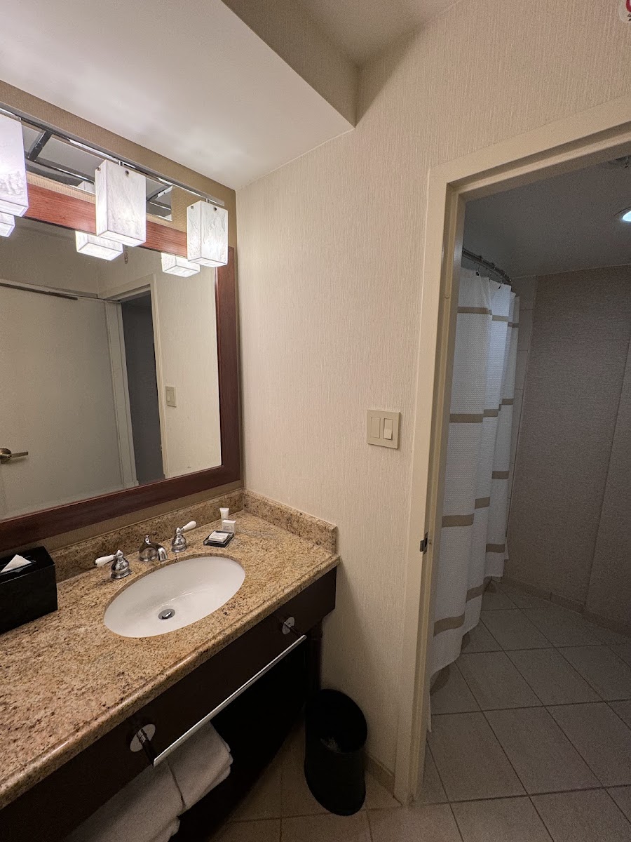 Hotel room photo 10