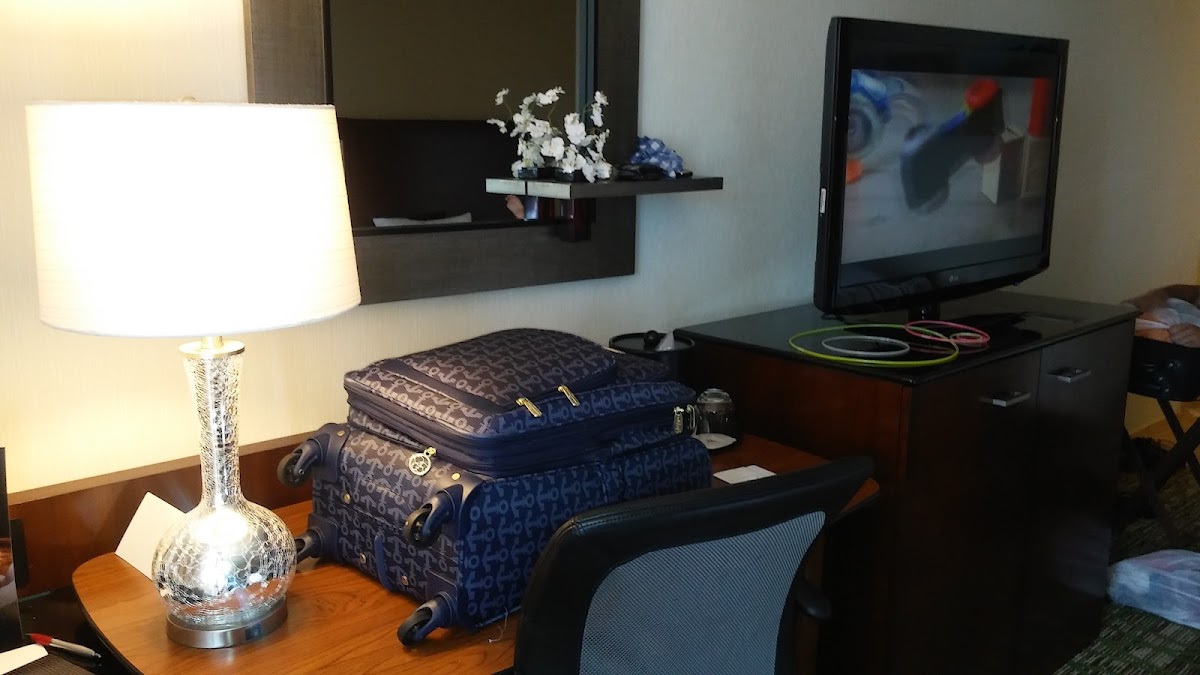 Hotel room photo 7