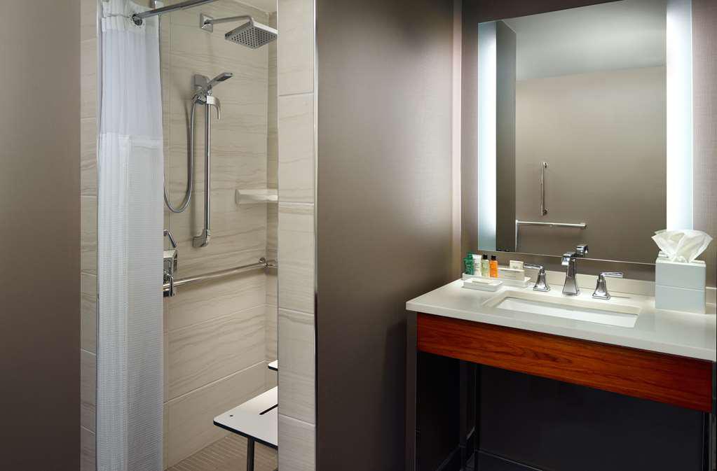 Hotel room photo 2