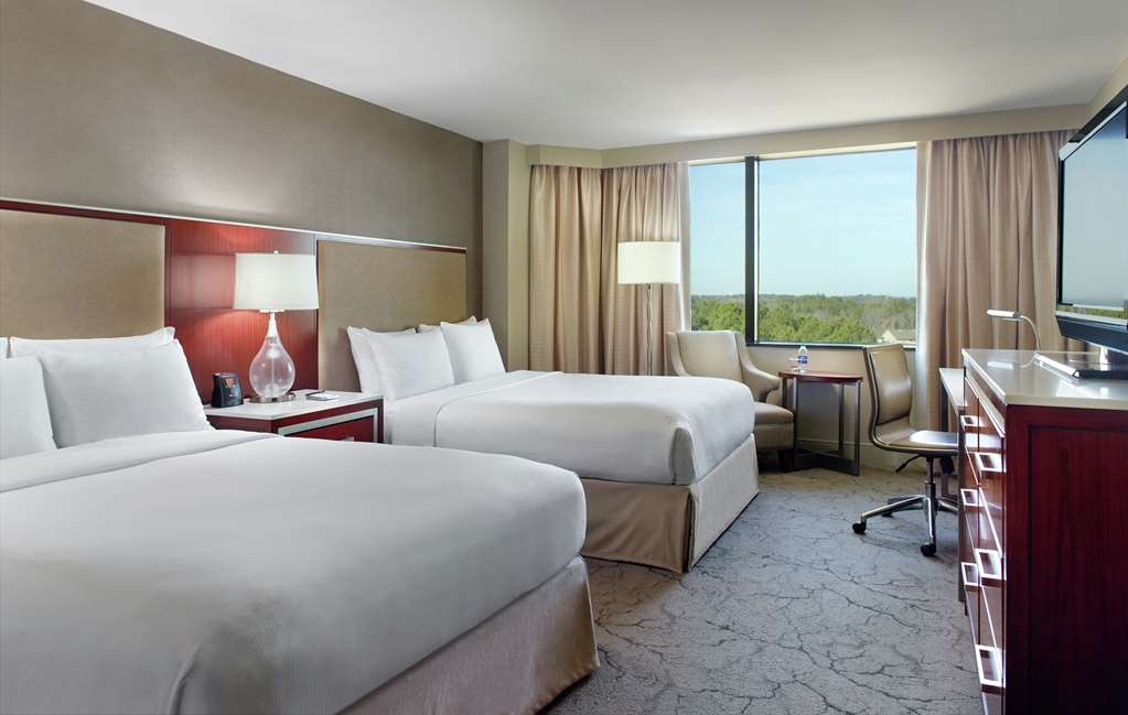 Hotel room photo 3