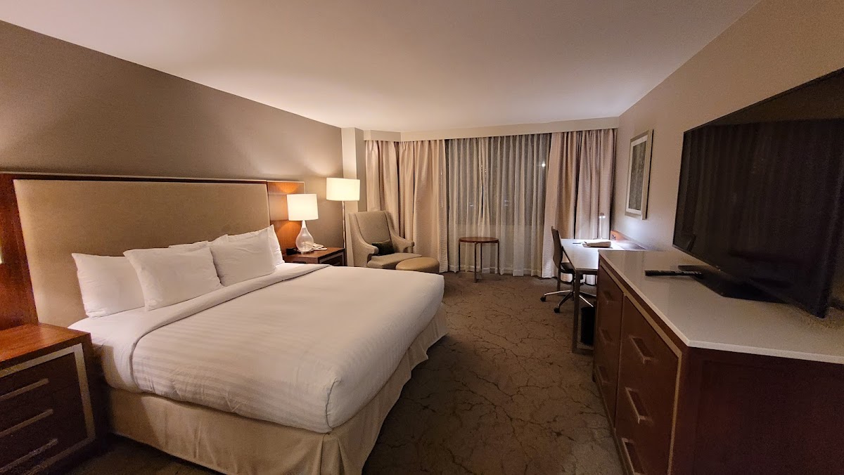 Hotel room photo 9