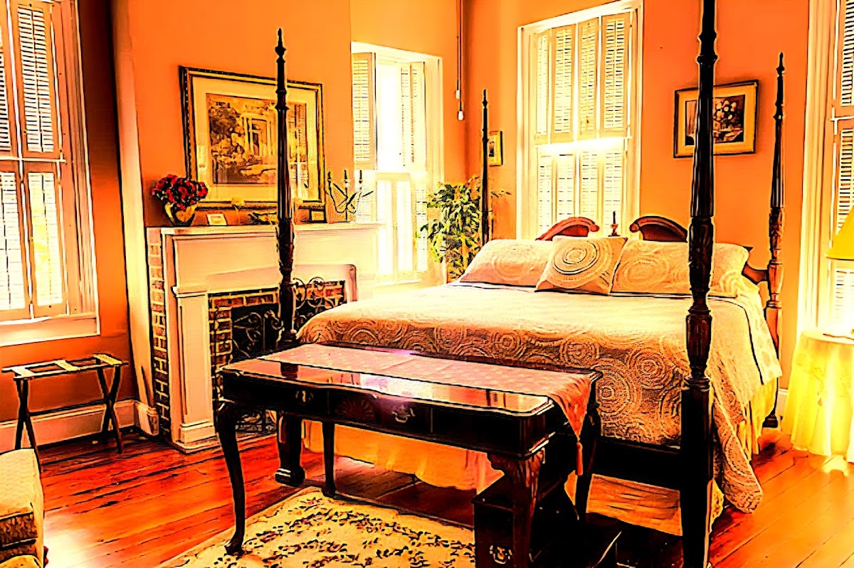 Fox's Lair at Olde Town Inn Photo 2