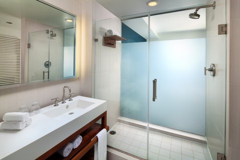 Hotel room photo 5