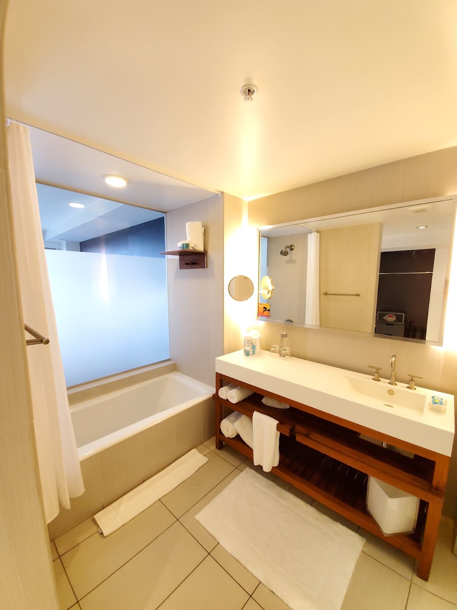 Hotel room photo 8