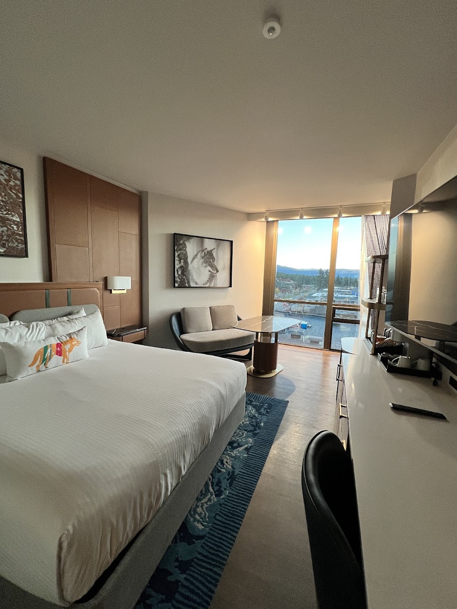 Hotel room photo 10