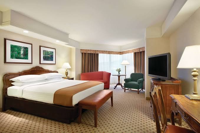 Hotel room photo 4