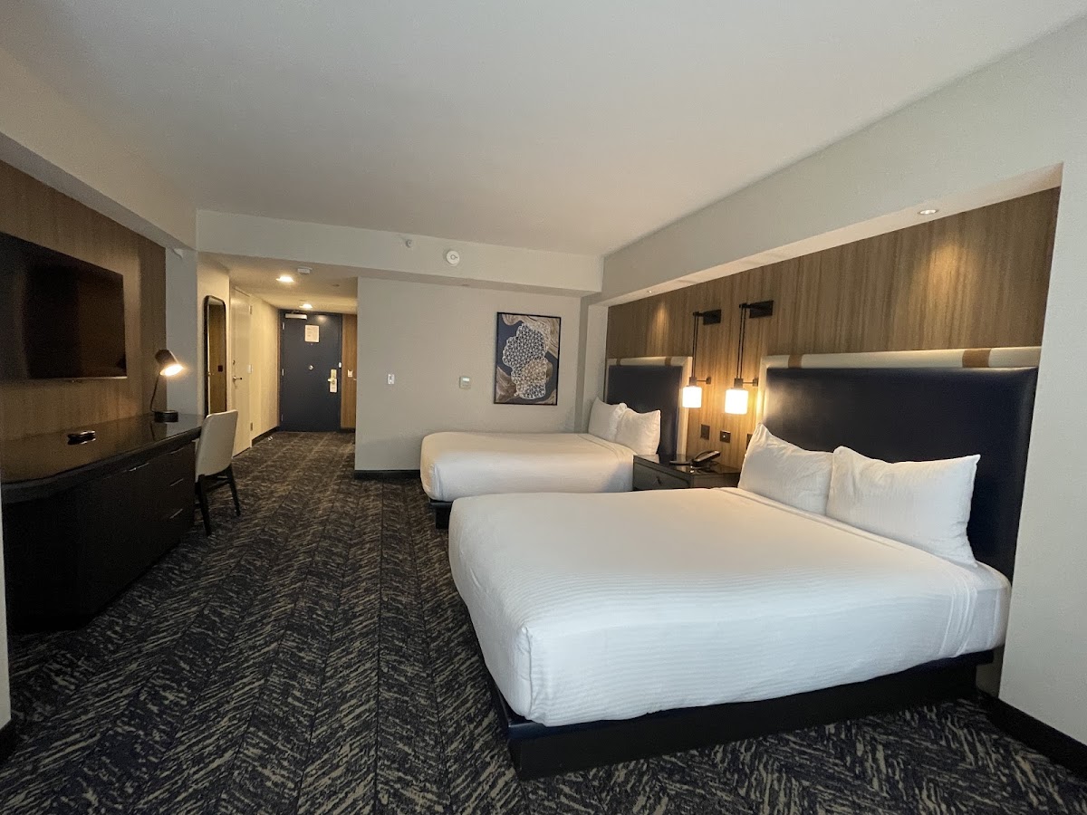 Hotel room photo 7