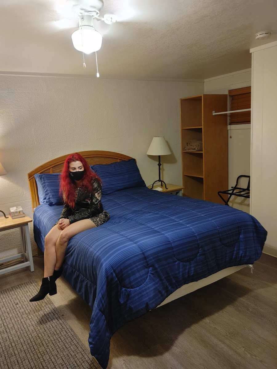 Hotel room photo 3