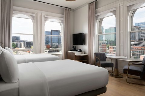Hotel room photo 8