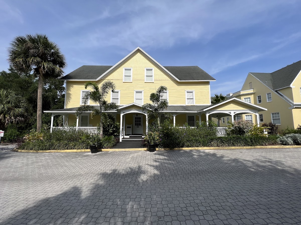 Lakeside Inn Photo 6