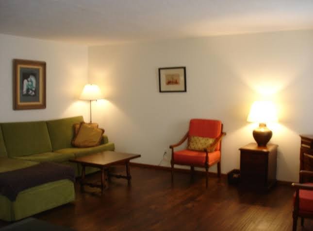 Hotel room photo 2